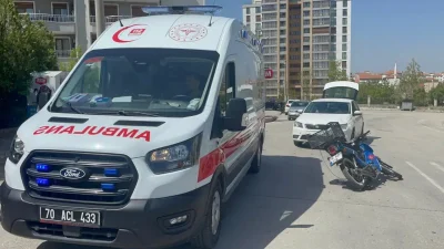Karaman’da otomobil ile motosikletin çarpışması sonucu meydana gelen şiddetli trafik