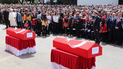 Tekirdağ’ın Çorlu ilçesinde düzenlenen şehit polis memuru Erkan Tütüncüler’in cenaze