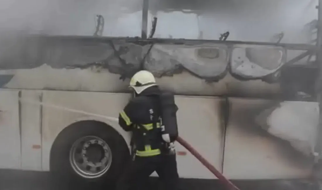 Sakarya’nın Hendek ilçesinde seyir halindeki bir şehirlerarası yolcu otobüsünde çıkan