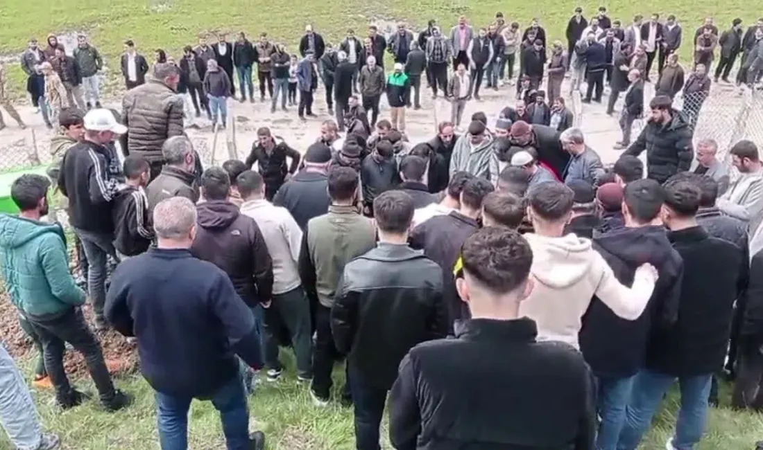 Erzurum’un Tekman ilçesinde sağanak yağış sonrası dere yatağına düşen 9