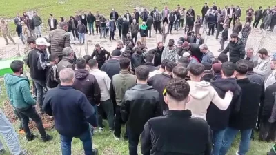 Erzurum’un Tekman ilçesinde sağanak yağış sonrası dere yatağına düşen 9