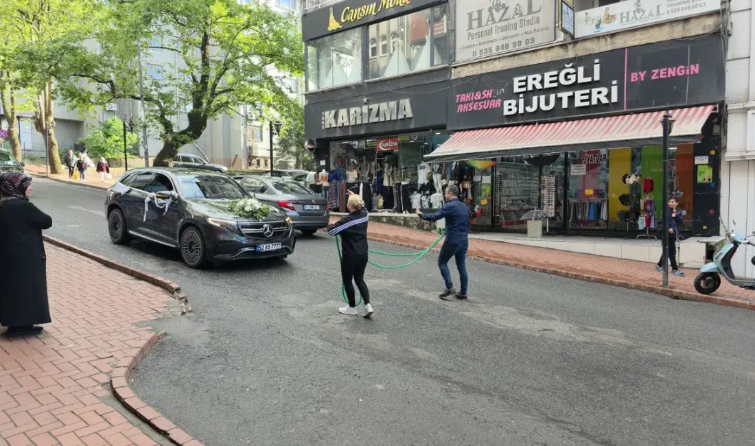 Zonguldak’ın Ereğli ilçesinde dünyaevine giren Hakan ve Burcu Karakuş çifti,