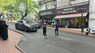 Zonguldak’ın Ereğli ilçesinde dünyaevine giren Hakan ve Burcu Karakuş çifti,