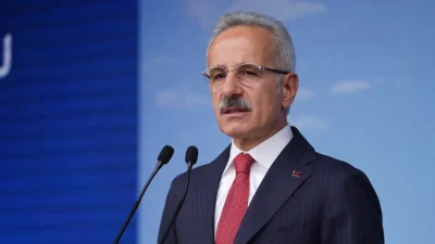 Ulaştırma ve Altyapı Bakanı Abdulkadir Uraloğlu, havacılık sektörünün geleceğine yön