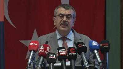 Ankara’da düzenlenen kritik zirvede konuşan Milli Eğitim Bakanı Yusuf Tekin,