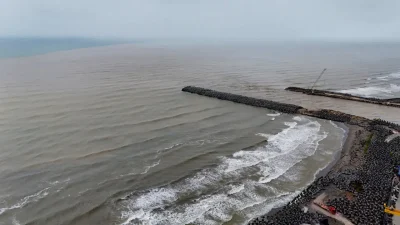 Sakarya’nın Karadeniz kıyısındaki gözde ilçesi Kocaali’de etkili olan şiddetli sağanak