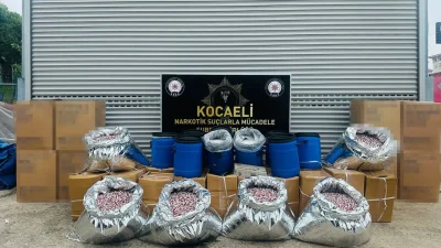 Kocaeli’nin Darıca ilçesinde emniyet güçlerinin gerçekleştirdiği nefes kesen operasyon, Türkiye