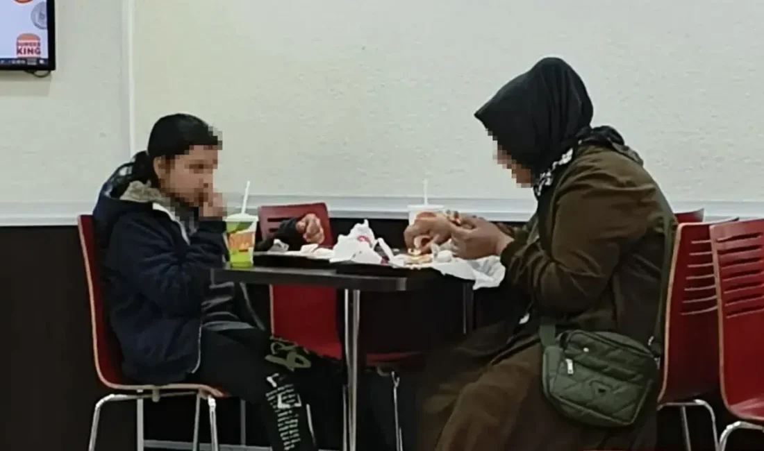 İstanbul’da bir restoranda bir anne ve çocuğun dışlanmasına yönelik infial