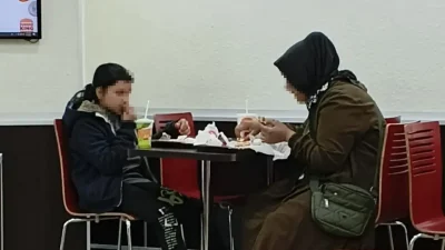 İstanbul’da bir restoranda anne ve çocuğun dışlanmasına yönelik iddialar kamuoyunda