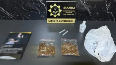 Sakarya İl Emniyet Müdürlüğü ekipleri tarafından bir eve düzenlenen uyuşturucu