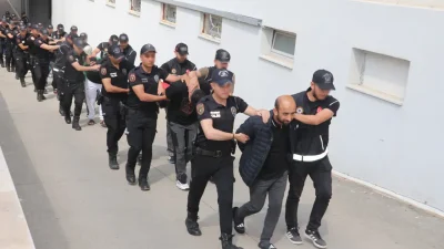 Adana merkezli 3 ilde gerçekleştirilen nefes kesen uyuşturucu operasyonunda çok