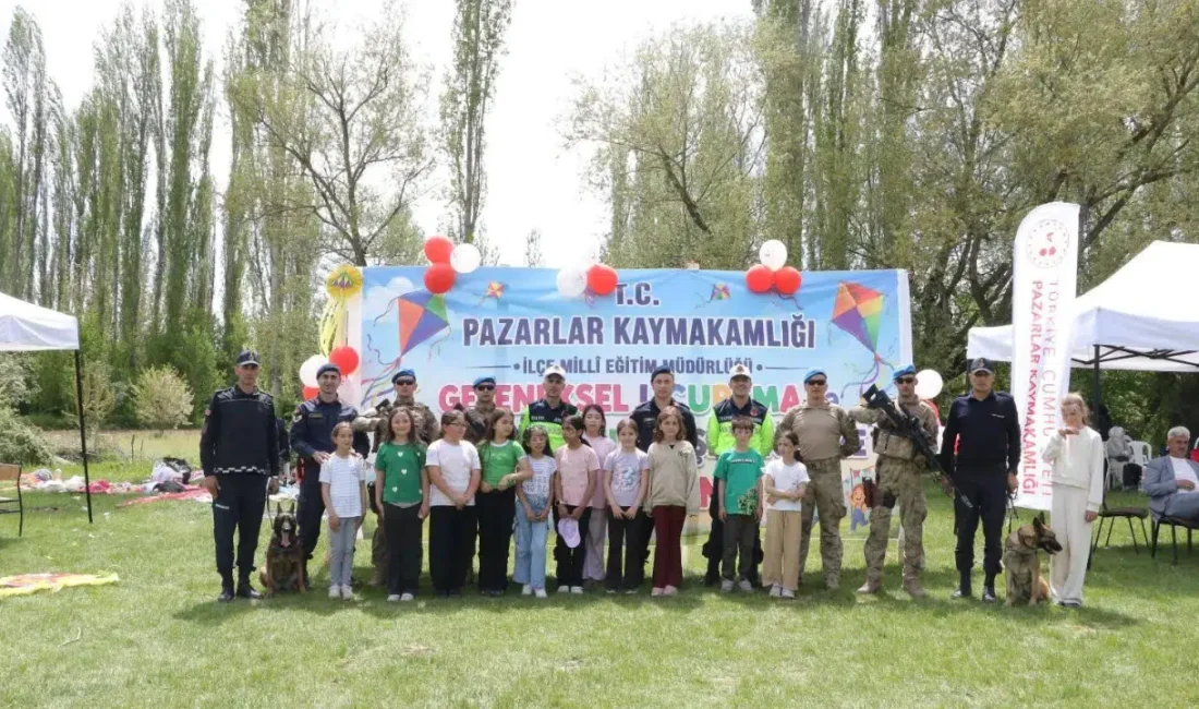 Kütahya’nın Pazarlar ilçesinde Kaymakamlık tarafından düzenlenen geleneksel uçurtma şenliği, gökyüzünü