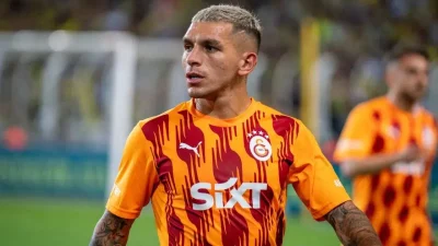 Galatasaray’ın başarılı futbolcusu Lucas Torreira, İstanbul’un kalbi Beyoğlu’nda beklenmedik bir