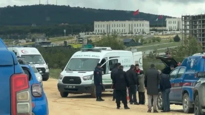 Gaziantep’te ormanlık alan içerisinde park halindeki bir aracın koltuğunda başından