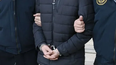 İzmir’in Buca ilçesinde çöp konteynerlerinin önünde cansız bedenleri bulunan 33