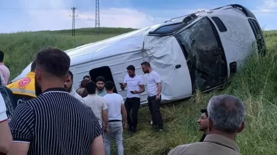 Diyarbakır-Silvan kara yolunda kontrolden çıkan yolcu minibüsünün dehşet saçtığı feci