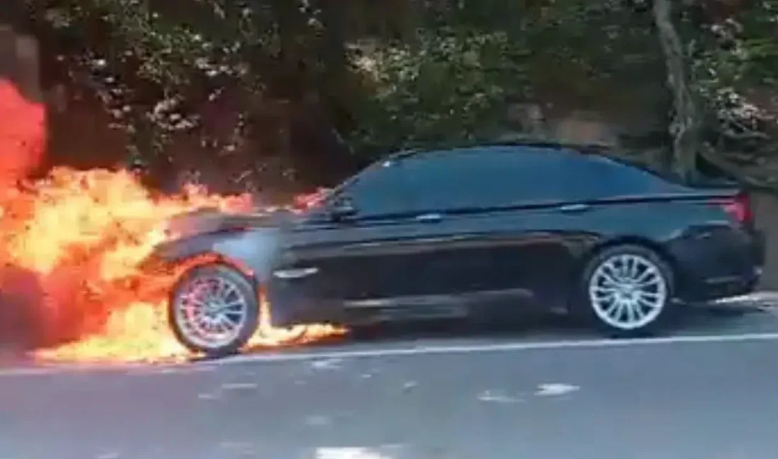 Bursa’nın Kestel ilçesinde seyir halindeyken motor kısmından dumanlar yükselen otomobil,