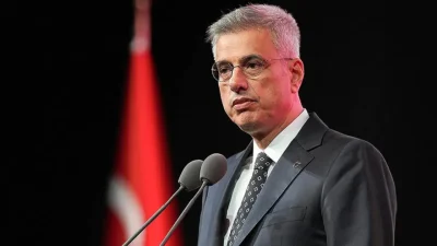 Sağlık Bakanı Kemal Memişoğlu, Dünya Ebeler Günü dolayısıyla yaptığı açıklamada