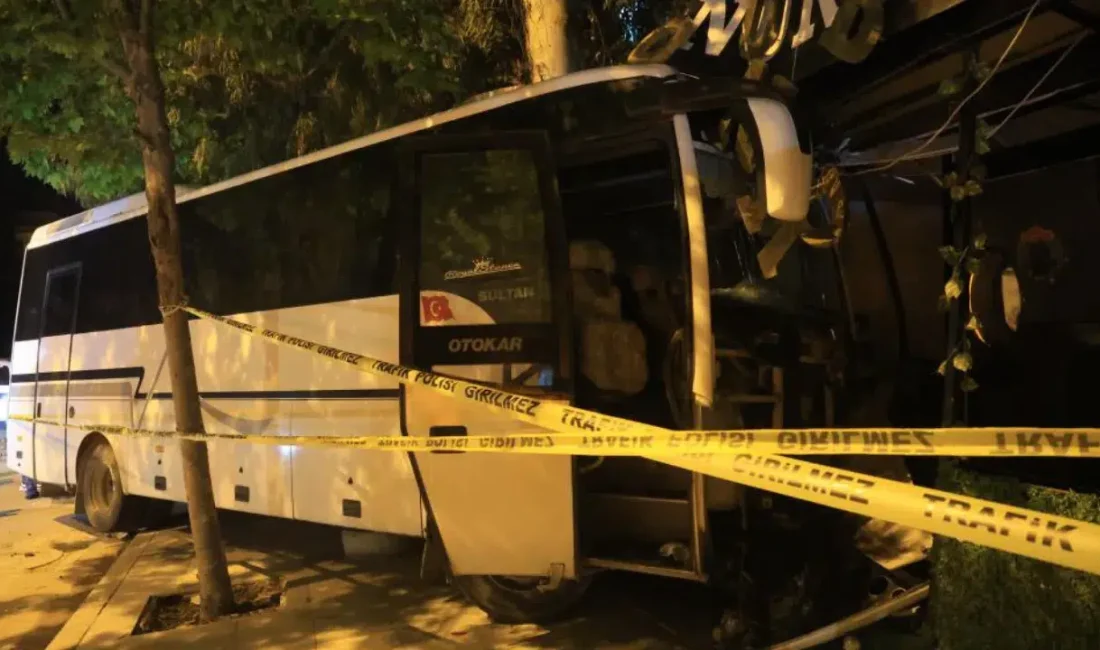 Hatay’ın Defne ilçesinde gece saatlerinde meydana gelen korkunç kazada, alkollü