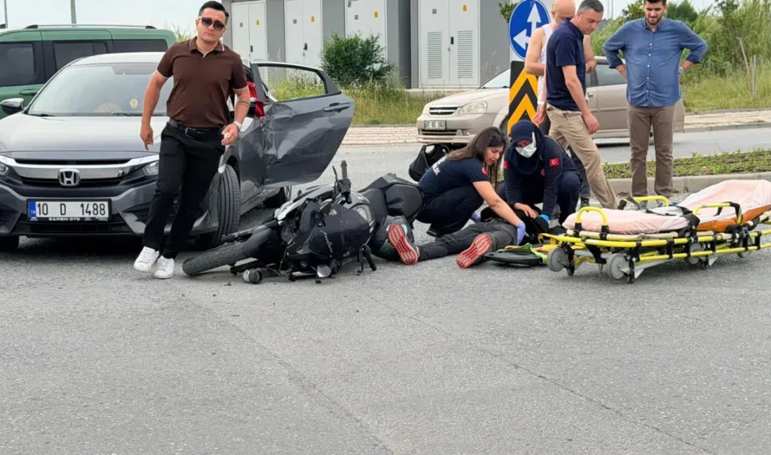 Antalya’nın Manavgat ilçesinde otomobil ile motosikletin çarpışması sonucu meydana gelen