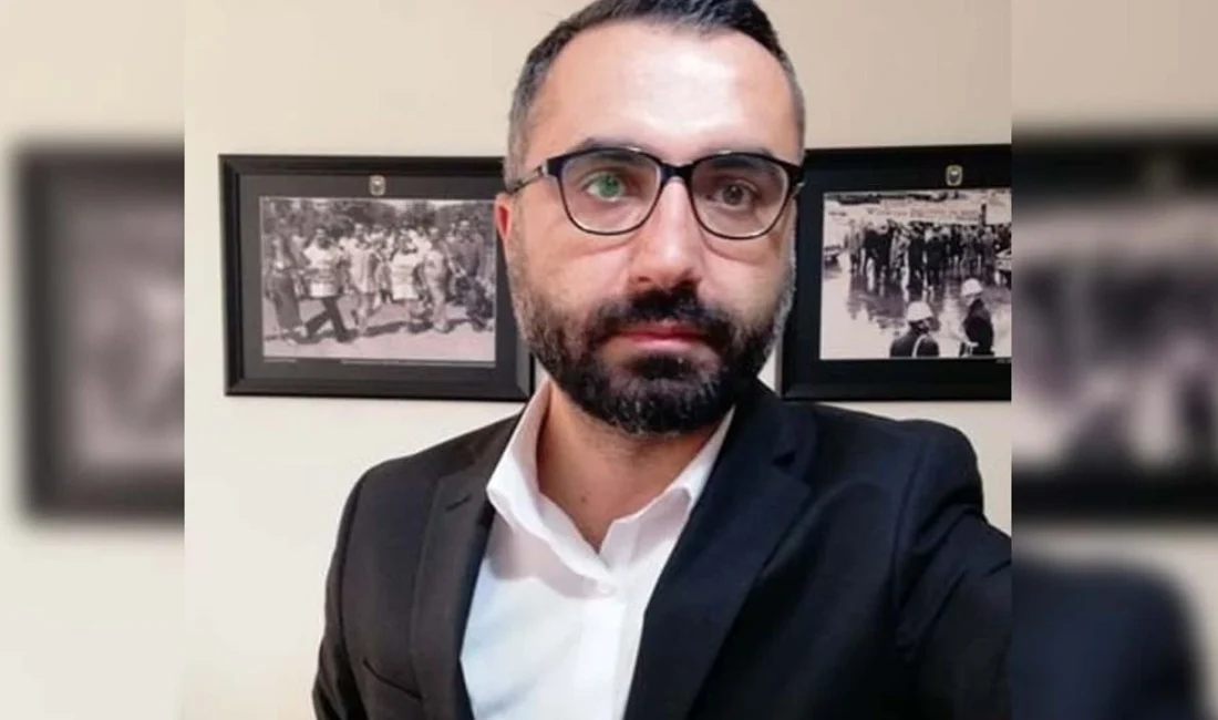 Cumhurbaşkanına hakaret ve halkı yanıltıcı bilgiyi alenen yayma suçlamasıyla yaklaşık