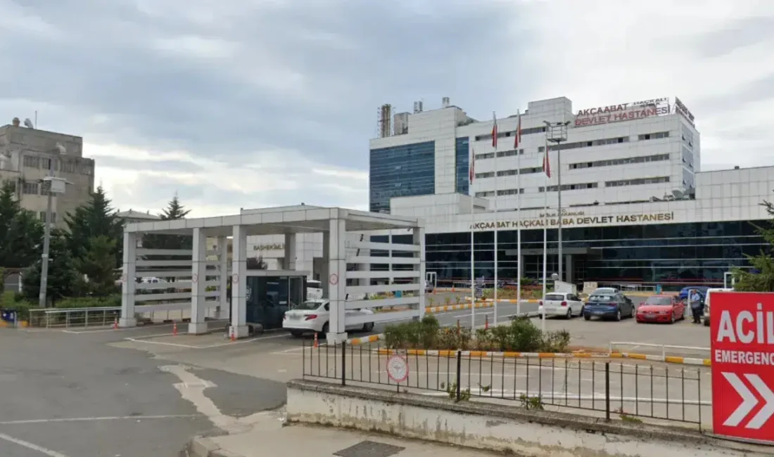 Trabzon’un Akçaabat ilçesinde bayram günü kurban keserken aniden fenalaşan vatandaş,