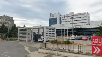 Trabzon’un Akçaabat ilçesinde bayram günü kurban keserken aniden fenalaşan vatandaş,