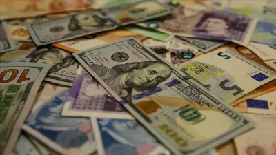 İstanbul serbest piyasasında dolar ve avro fiyatları yeni güne yukarı