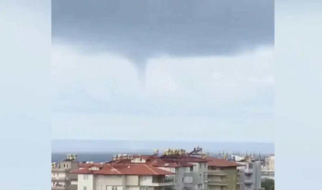 Antalya’nın Alanya ilçesinde sabahın erken saatlerinde gökyüzü aniden hareketlendi ve
