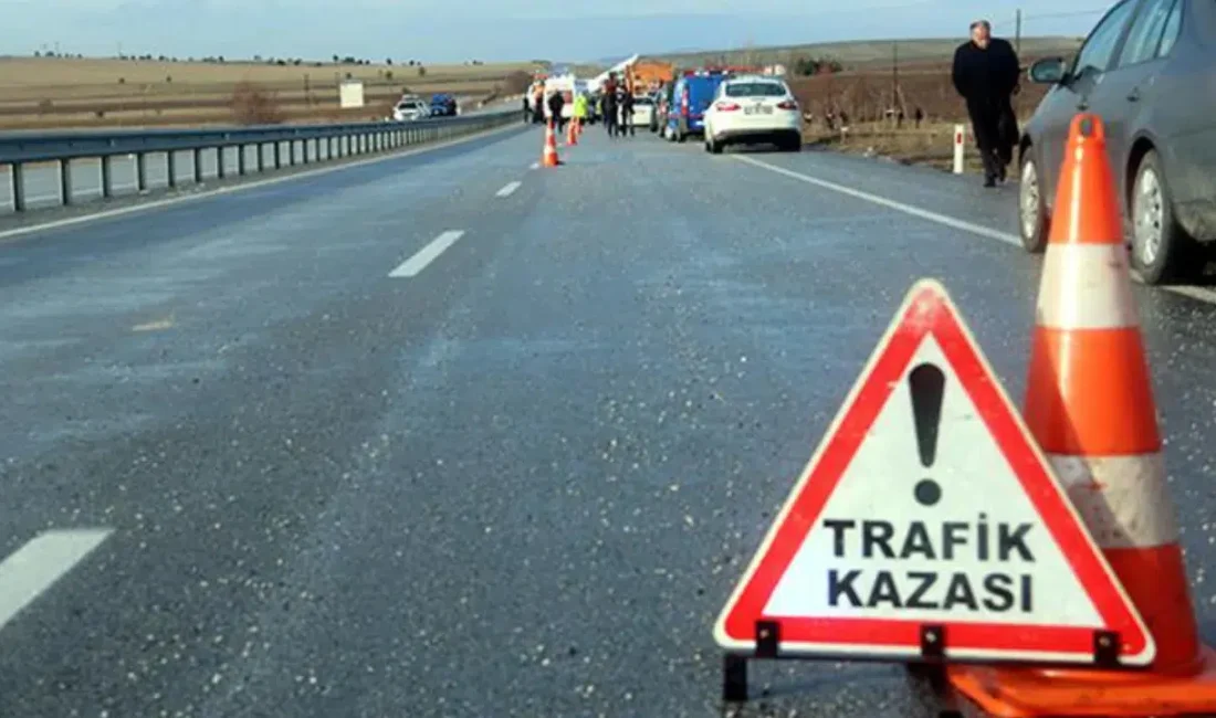 Sivas’ın Hafik ilçesinde kontrolden çıkan bir otomobilin şarampole devrilmesi sonucu