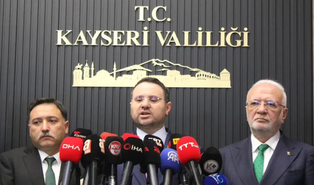 Kayseri Valiliği ziyareti sonrasında kameralar karşısına geçen Adalet Bakanı Akın