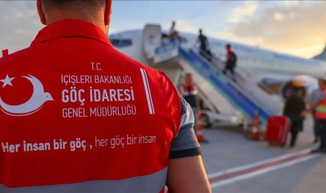 Türkiye genelinde düzensiz göçle mücadele kapsamında yürütülen operasyonlar kararlılıkla devam