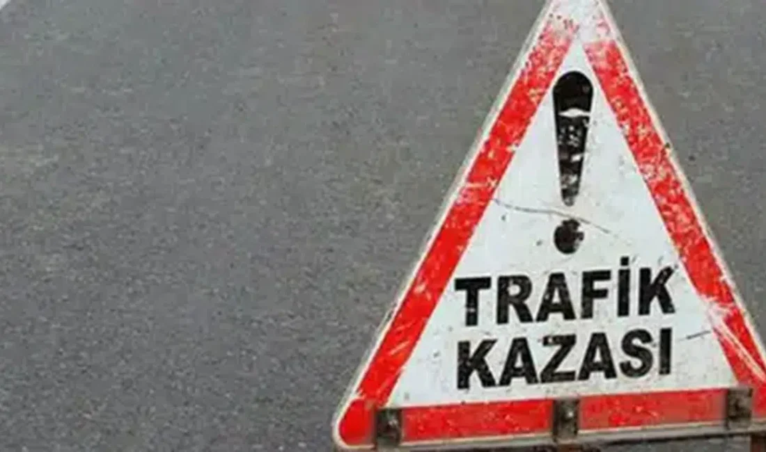 Antalya’nın Manavgat ilçesinde yaya geçidindeki yayalara yol vermek için duran