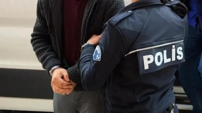 İstanbul Bayrampaşa’da yasak bölgede “U” dönüşü yapan bir sürücüyü darbeden