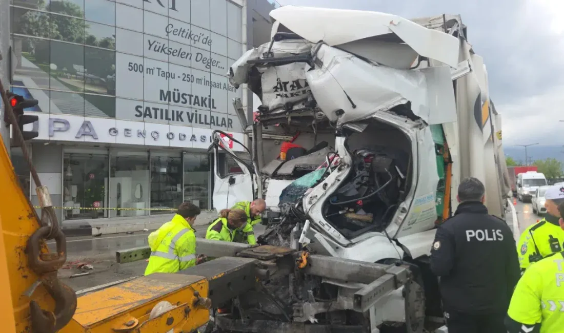 Bursa’nın Orhangazi ilçesinde trafik ışıklarında bekleyen akaryakıt tankerine arkadan çarpan