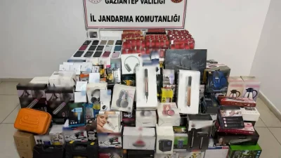 Gaziantep’in Şehitkamil ilçesinde jandarma ekiplerinin bir iş yerine düzenlediği operasyonda