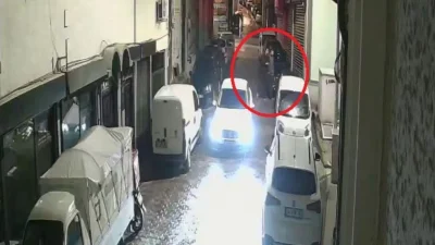 Bursa’nın Yıldırım ilçesinde husumetli oldukları genci konuşma bahanesiyle yanlarına çağıran
