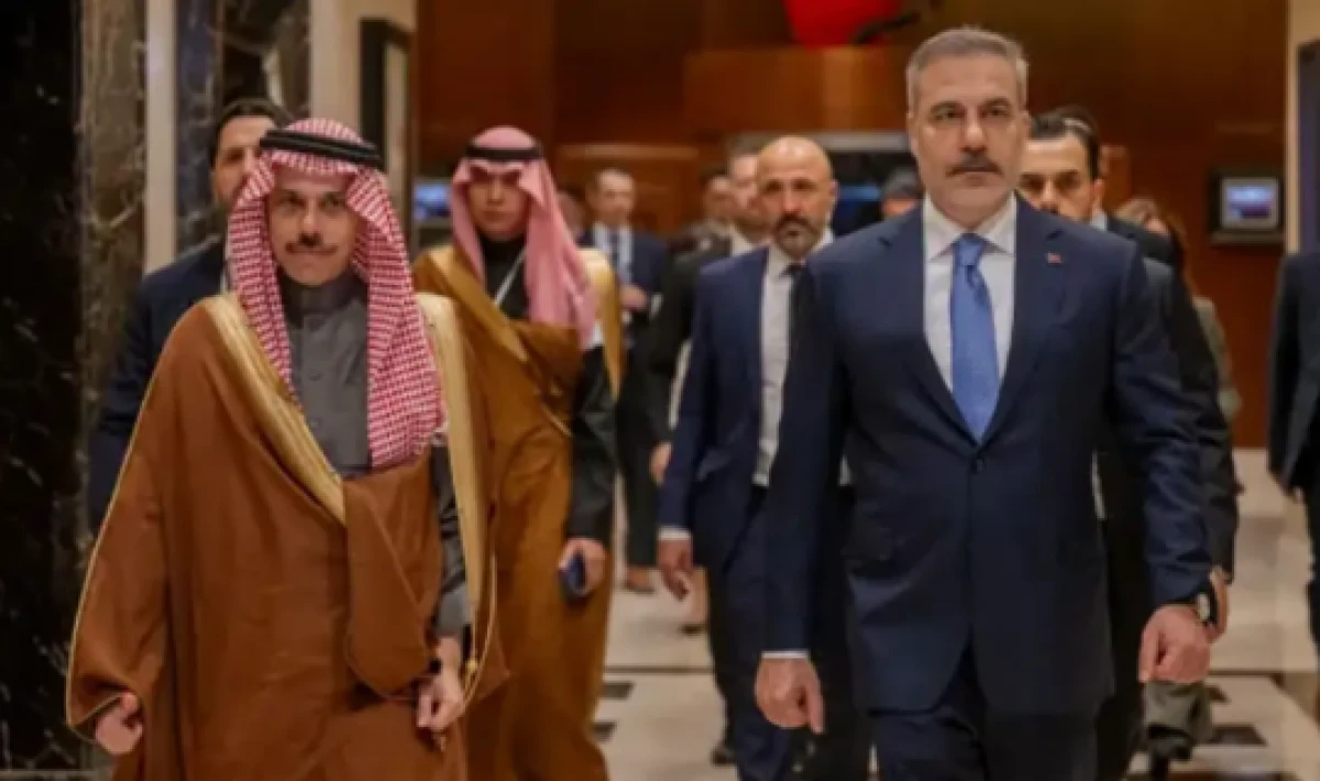 Arab News: Türkiye ve Suudi Arabistan stratejik uyumunu derinleştiriyor