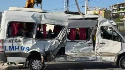 Kocaeli’nin Çayırova ilçesinde sabah saatlerinde meydana gelen feci kazada tırla