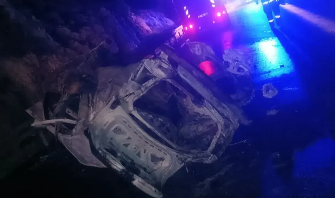 Antalya’nın Alanya ilçesinde kontrolden çıkan bir otomobilin takla atarak alev