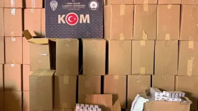 İzmir’in Bornova ilçesinde emniyet güçleri tarafından gerçekleştirilen şok baskında, piyasaya