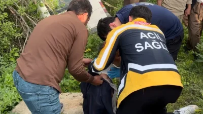 Hakkari’nin Şemdinli ilçesinde sürücüsünün direksiyon hakimiyetini kaybettiği bir minibüsün kontrolden