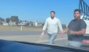 Hatay’ın Reyhanlı ilçesinde trafikte yol kesip elindeki sopayla diğer sürücüye