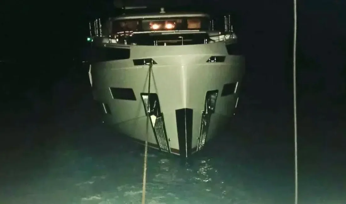 Çanakkale Boğazı’nda makine arızası nedeniyle bir anda akıntıya kapılarak sürüklenmeye