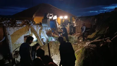 Sivas’ın Şarkışla ilçesinde meydana gelen üzücü olayda bir ahırın çatısı