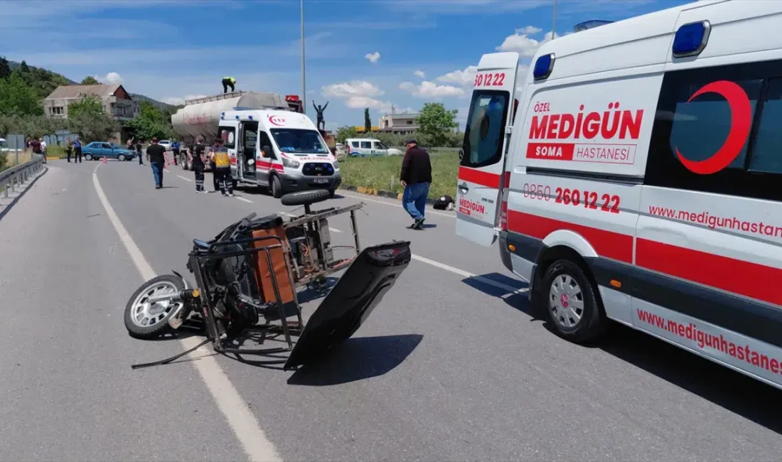 Manisa’nın Kırkağaç ilçesinde tır ile üç tekerlekli elektrikli motosikletin çarpışması