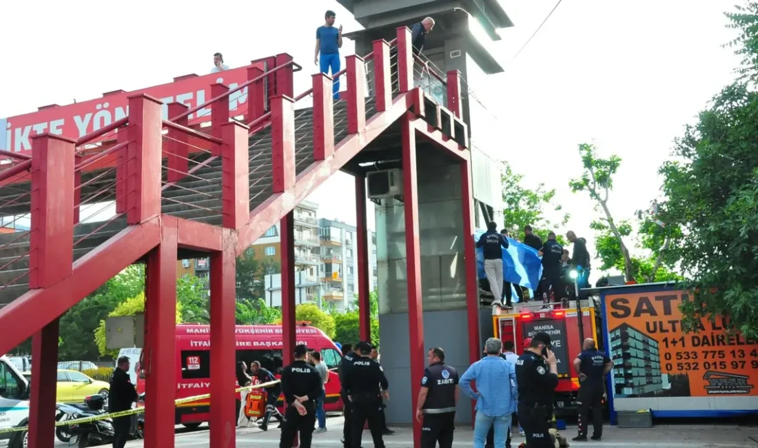 Manisa’nın Yunusemre ilçesinde bulunan Hüseyin Genç Yaya Üst Geçidi’nde meydana