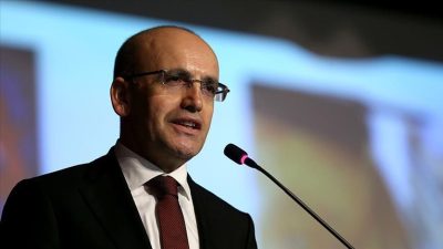 Piyasalarda yaşanan hareketli günlerin ardından ekonomi yönetimi acil gündemle bir