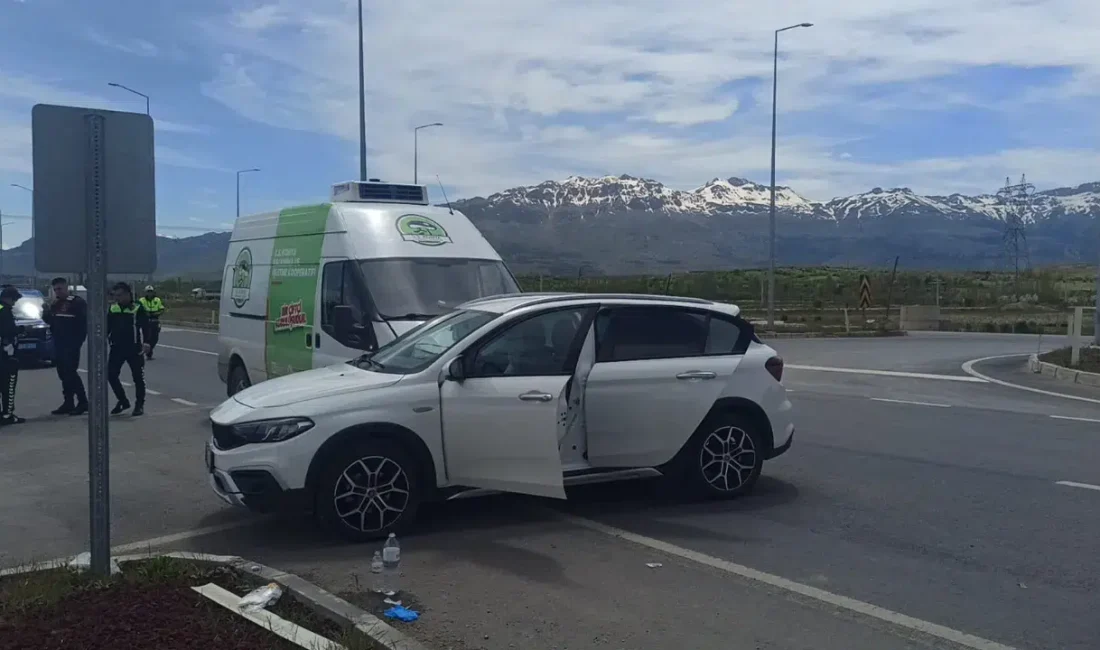 Konya’nın Seydişehir ilçesinde iki aracın karıştığı şiddetli kazada adeta can