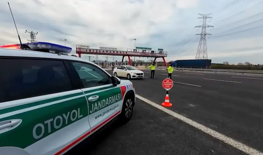 Bayram tatilinin başlamasıyla birlikte yollarda büyük bir hareketlilik yaşanırken, İçişleri